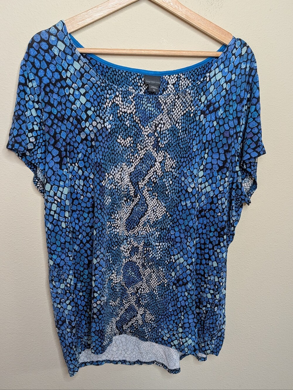 Covington Woman Blue Snakeskin Print‎ Dolman Top 2X